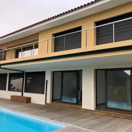 Belle Maison 130m² Piscine Chauffee * Sotta
